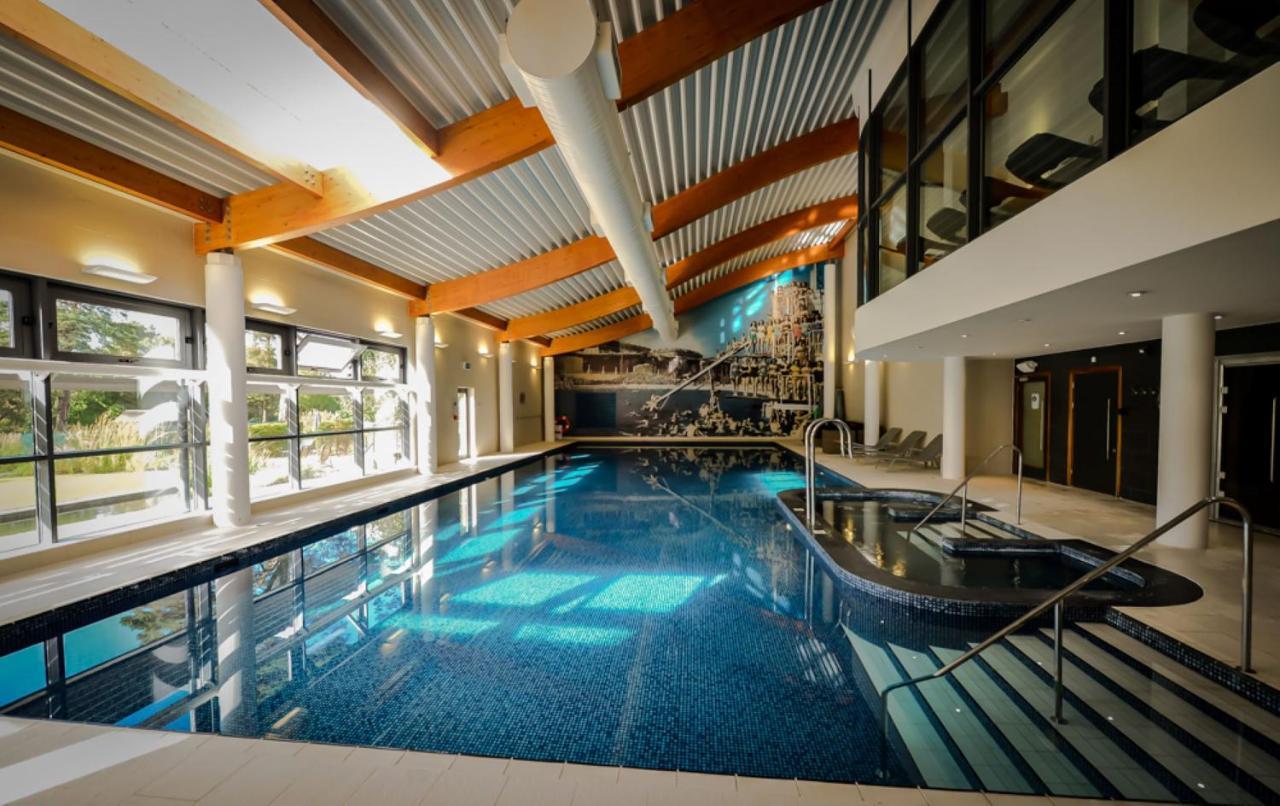 Foxhills Club & Resort Ottershaw Exterior foto